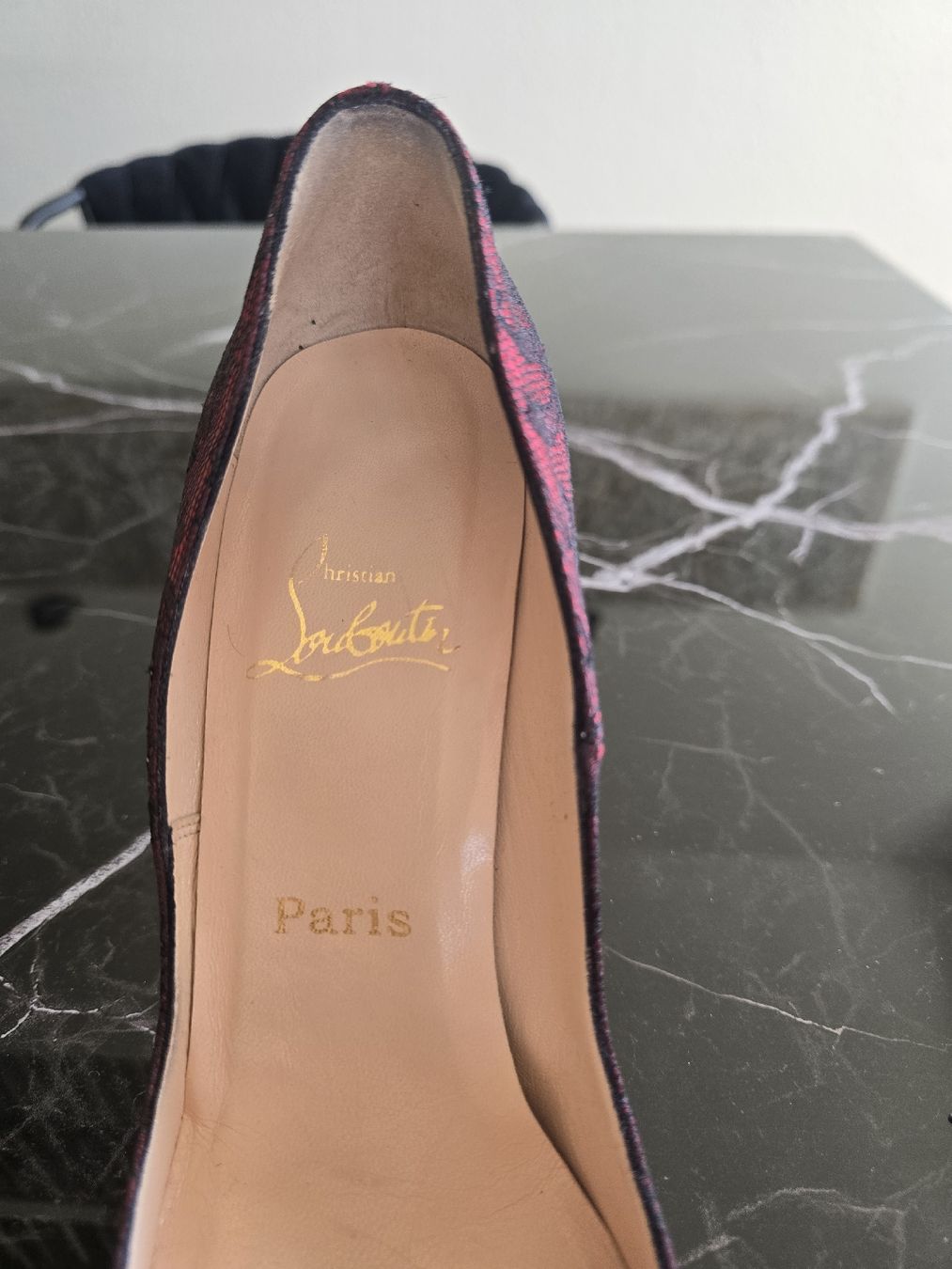 Christian Louboutin Scarpe da donna: Original Louboutin Highheel Rot mit schwarzer Spitze – Usato da Zollikon venduto da cae_szy7 2
