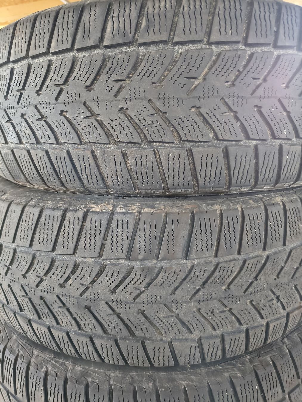 Pneumatici & Ruote complete: Goodyear 215/60R17 96H – Usato da Volketswil venduto da wrrhx 1