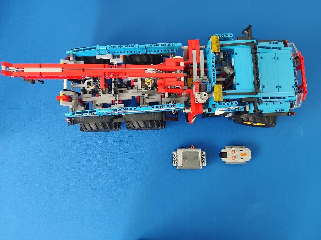 Kit di costruzioni: LEGO Technic Schwerlast-Abschleppwagen  – Usato da Nottwil venduto da sambuehler 1