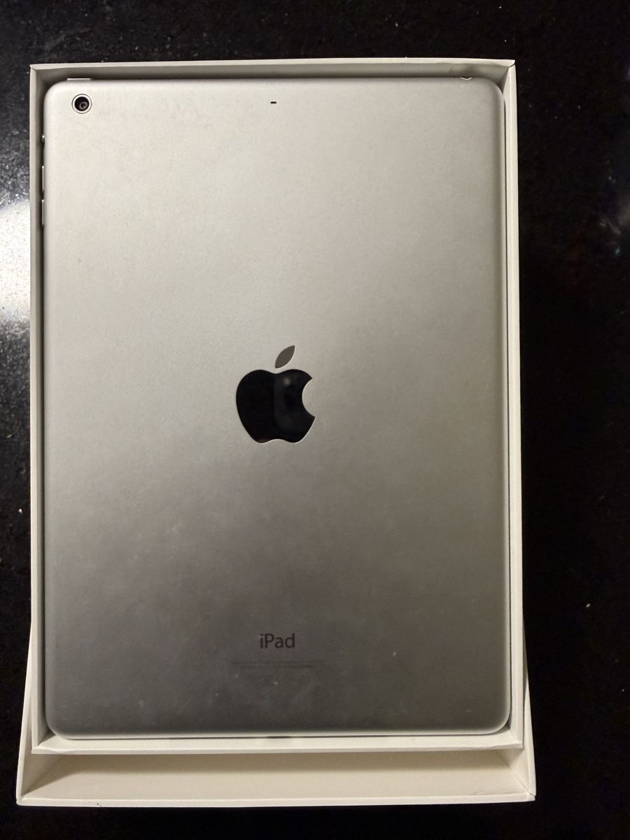 Apple Tablettes PC: Ipad Air (A1474) – Défectueux à Zug par KoSaZ 2