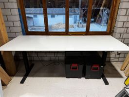 Höhenverstellbarer Schreibtisch weiss gebraucht 240cm