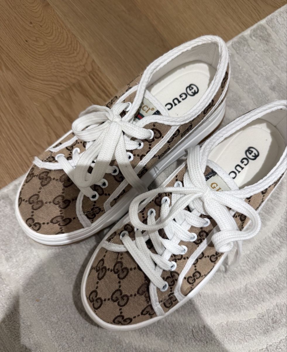 Chaussures femmes: Sneaker – Neuf (Voir description) à Kleindöttingen par s_s_dpj2 2