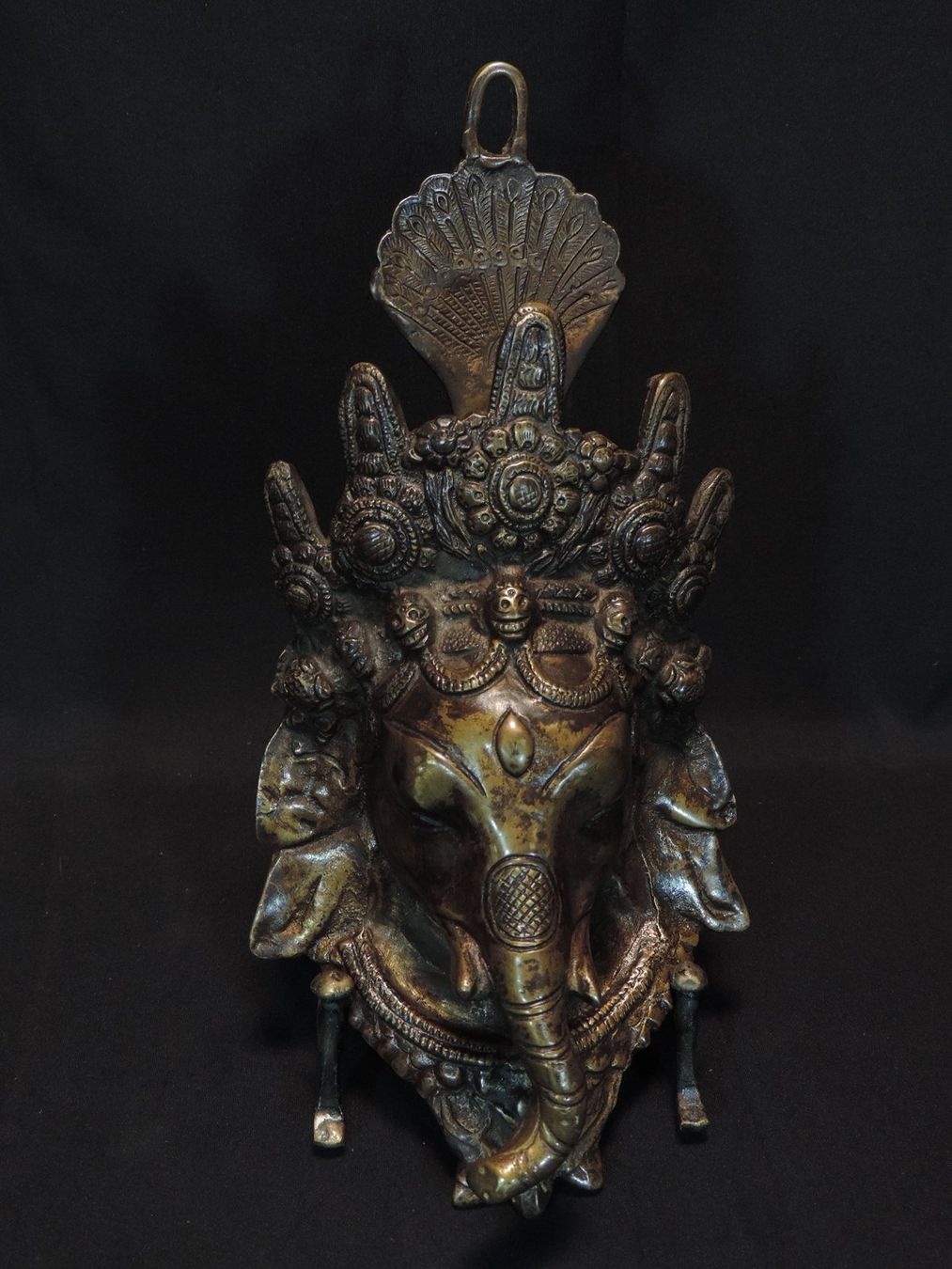 Statuette: Ganesha Maske Wanddekoration Messing – Usato da Duggingen venduto da roterbambus