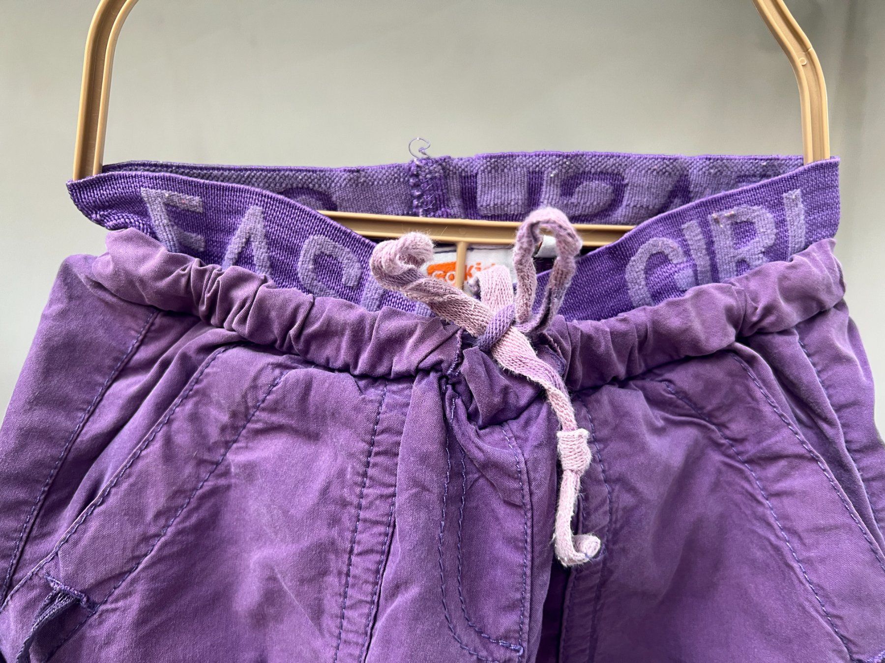Pantaloni: Cargo Hose lila Grösse 98/104 – Usato da Zürich venduto da Drahtzug 2