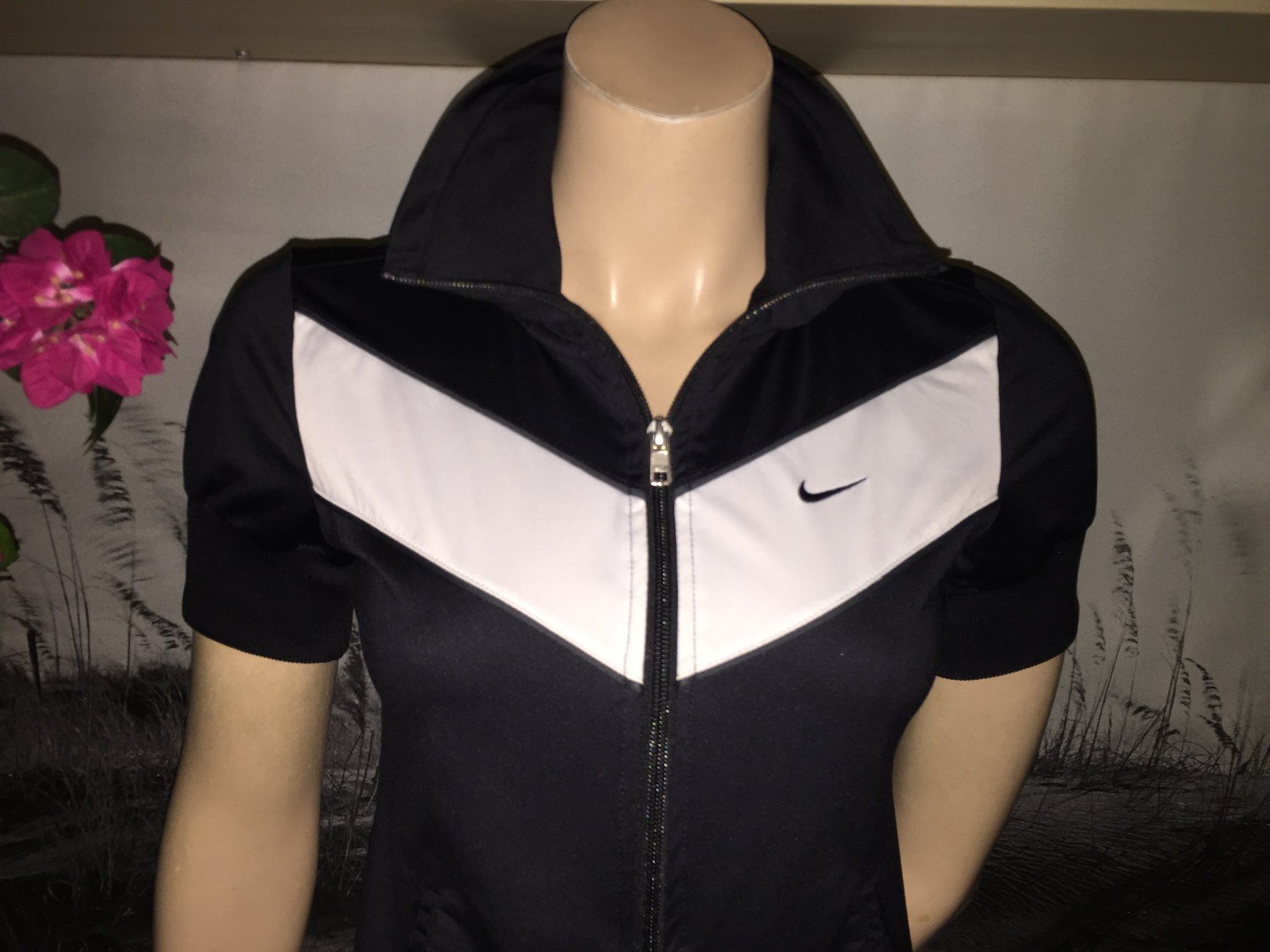 Nike Jacken: VESTE / Jacke NIKE  Taille / Grosse XS – Gebraucht aus Cossonay-ville von Super-Price-Quality 1