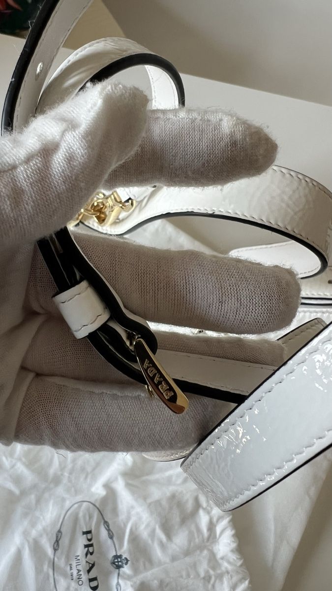 Prada Borse da donna: Prada Arqué Bag – Nuovo (secondo la descrizione) da Cadro venduto da Victoria88 5