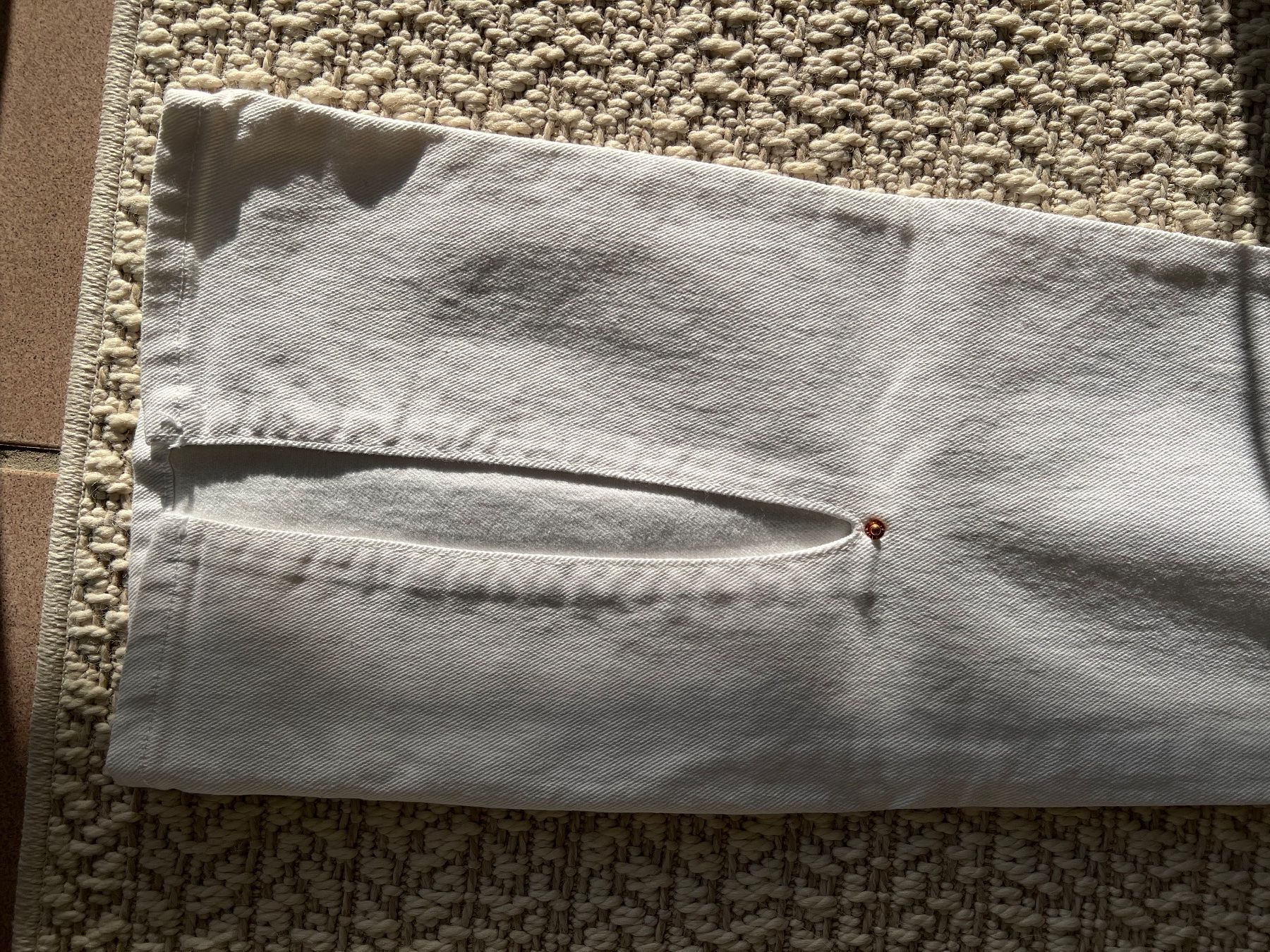 Zara Jeans: Zara Flare White Jeans 38 – Nuovo (secondo la descrizione) da Ebmatingen venduto da Charliz 9