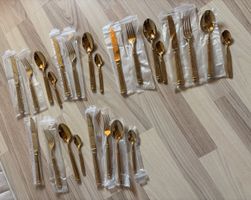 Service de couverts dorés