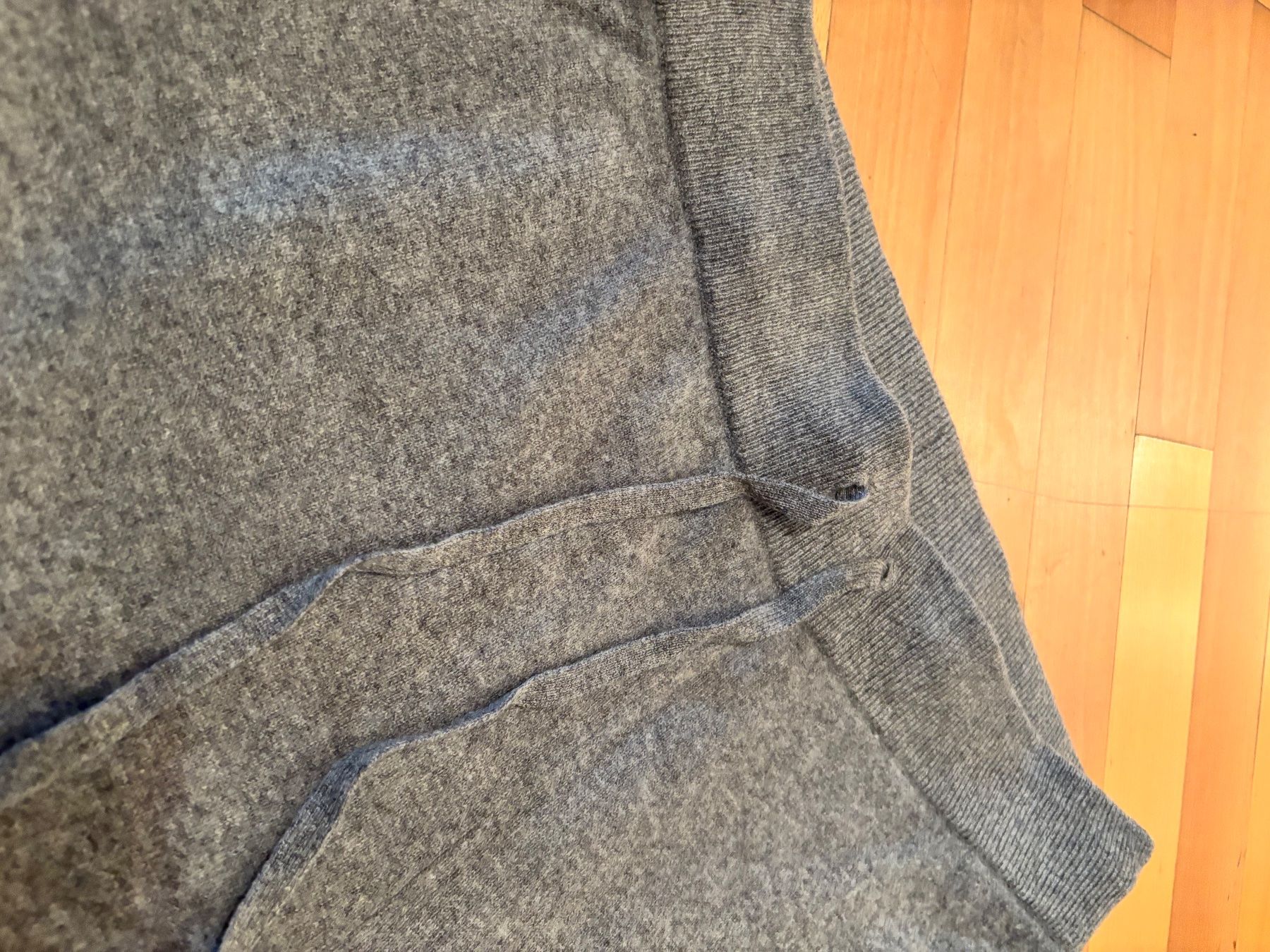H&M Pantaloni: Cashmere Hose grau mit Bündchen – Usato da St. Gallen venduto da always-a-good-buy 1