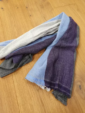Schal Herbst/Winter grau, blau, violett, warm