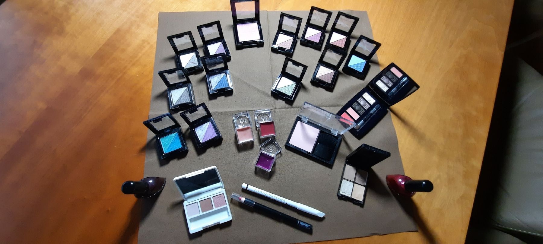 Maquillage: Kosmetik Set Lidschatten – D'occasion à Uetendorf par Neidem