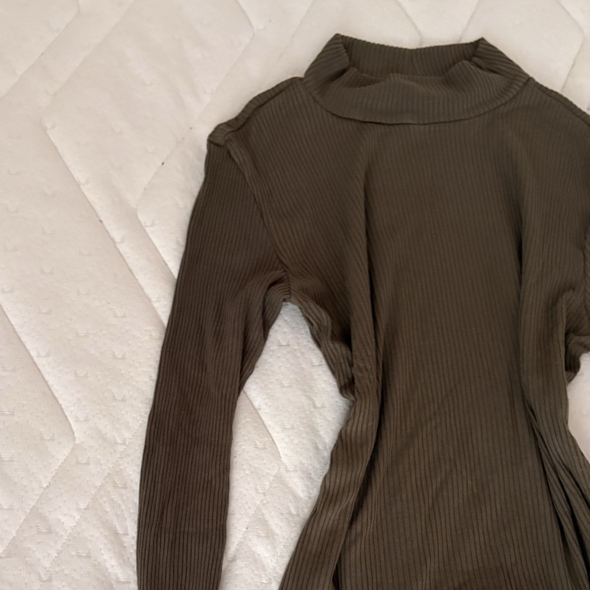 C&A Maglioni & Felpe: Olivgrüner Rollkragenpullover von Clockhouse – Usato da Brünisried venduto da Livtsukki2ndHand 3