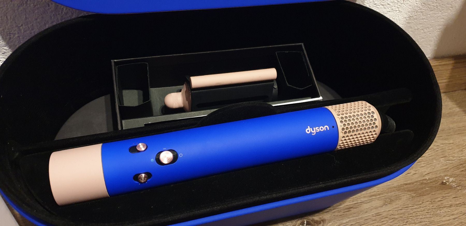 Dyson Lockenstäbe & Haarglätter: Dyson Airwrap Blau / Rosé Lockenstab – Gebraucht aus Saxonne (Ayent) von SnowRoof 2