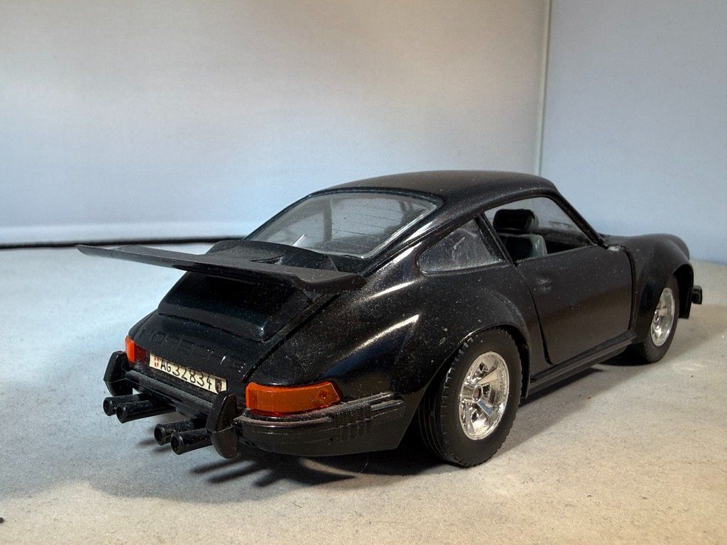 Porsche Modellini d'auto: Porsche 911 G-Modell Bburago 1/24 – Usato da Würenlos venduto da SWISSOLDTIMERS 1