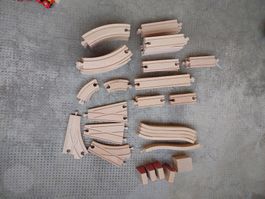 Briobahn - komplettes Set mit Schienen, Zug, Bahnhof,