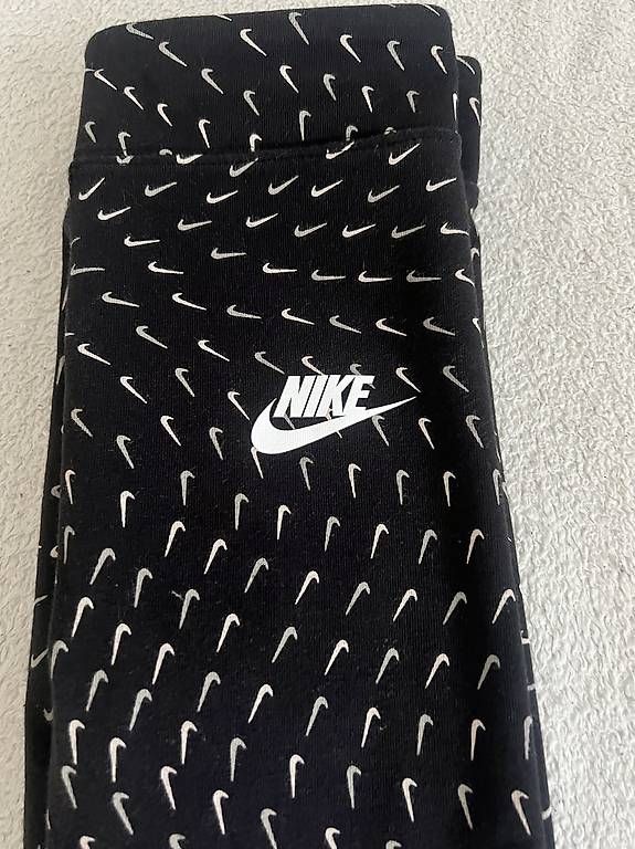 Calze & Collant: Nike Leggings Grösse 137-146 – Usato da Steinhausen venduto da san_c7kq 2