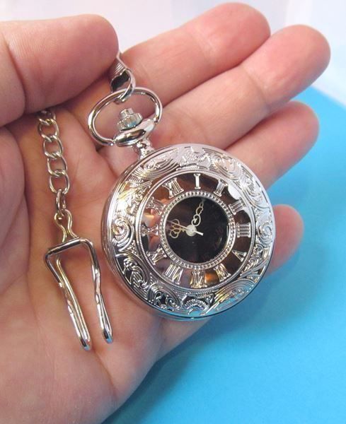 Orologi: Taschenuhr mit Springdeckel silberig mit schwarz mit Kette – Nuovo e nell'imballaggio originale da St. Margarethen TG venduto da ursk10 1