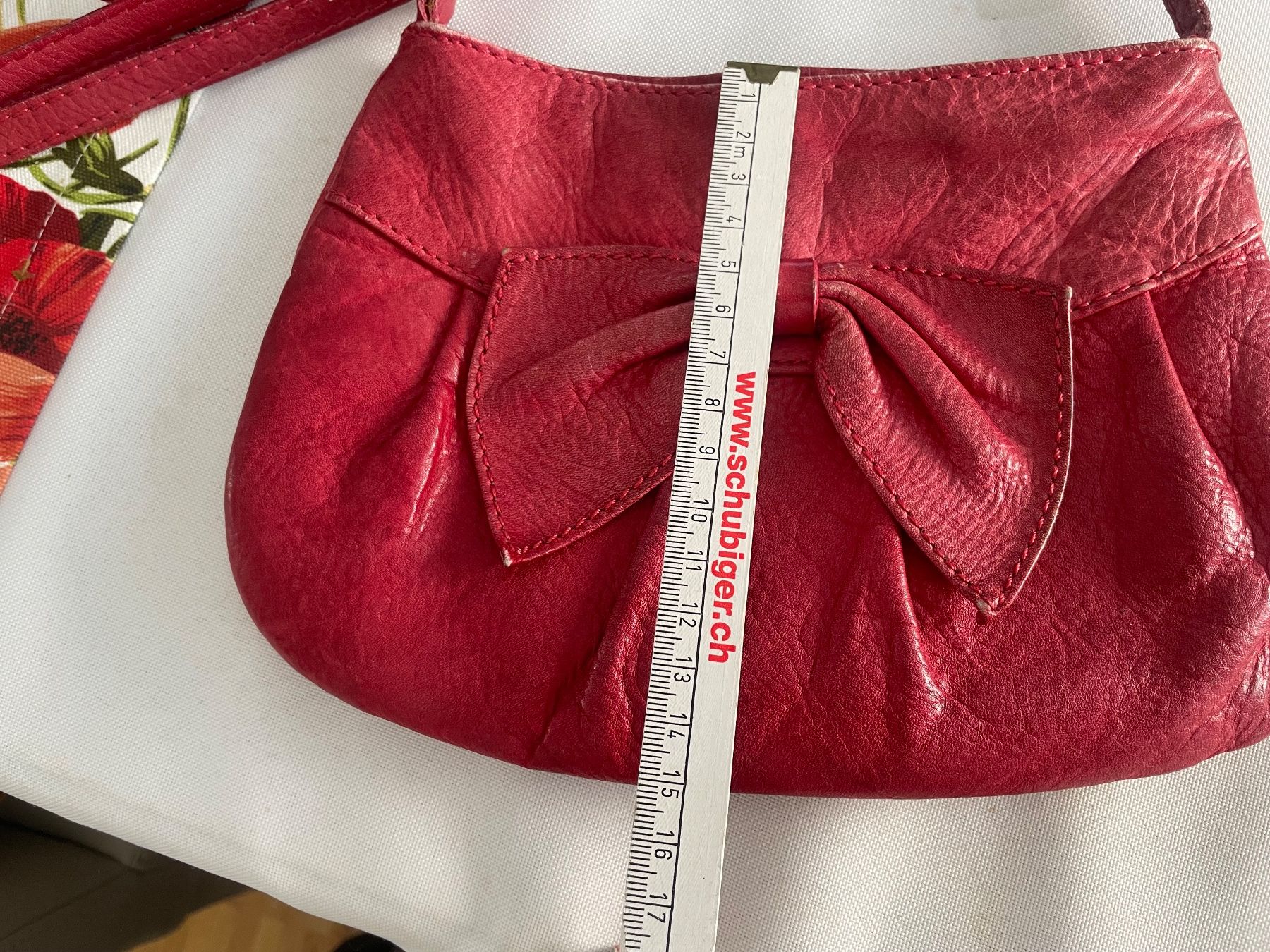 Taschen für Damen: Umhängetasche aus Leder rot – Gebraucht aus Zürich von mar_y97k 5