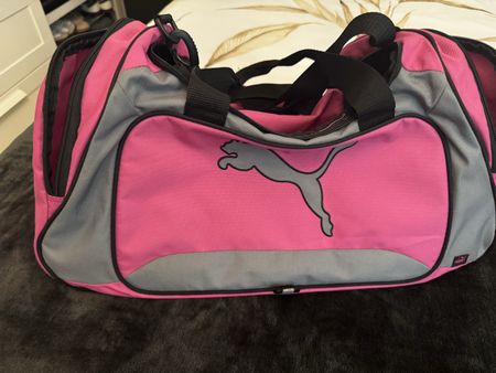 Sac de sport Puma rose et gris - parfait pour l'hiver!
