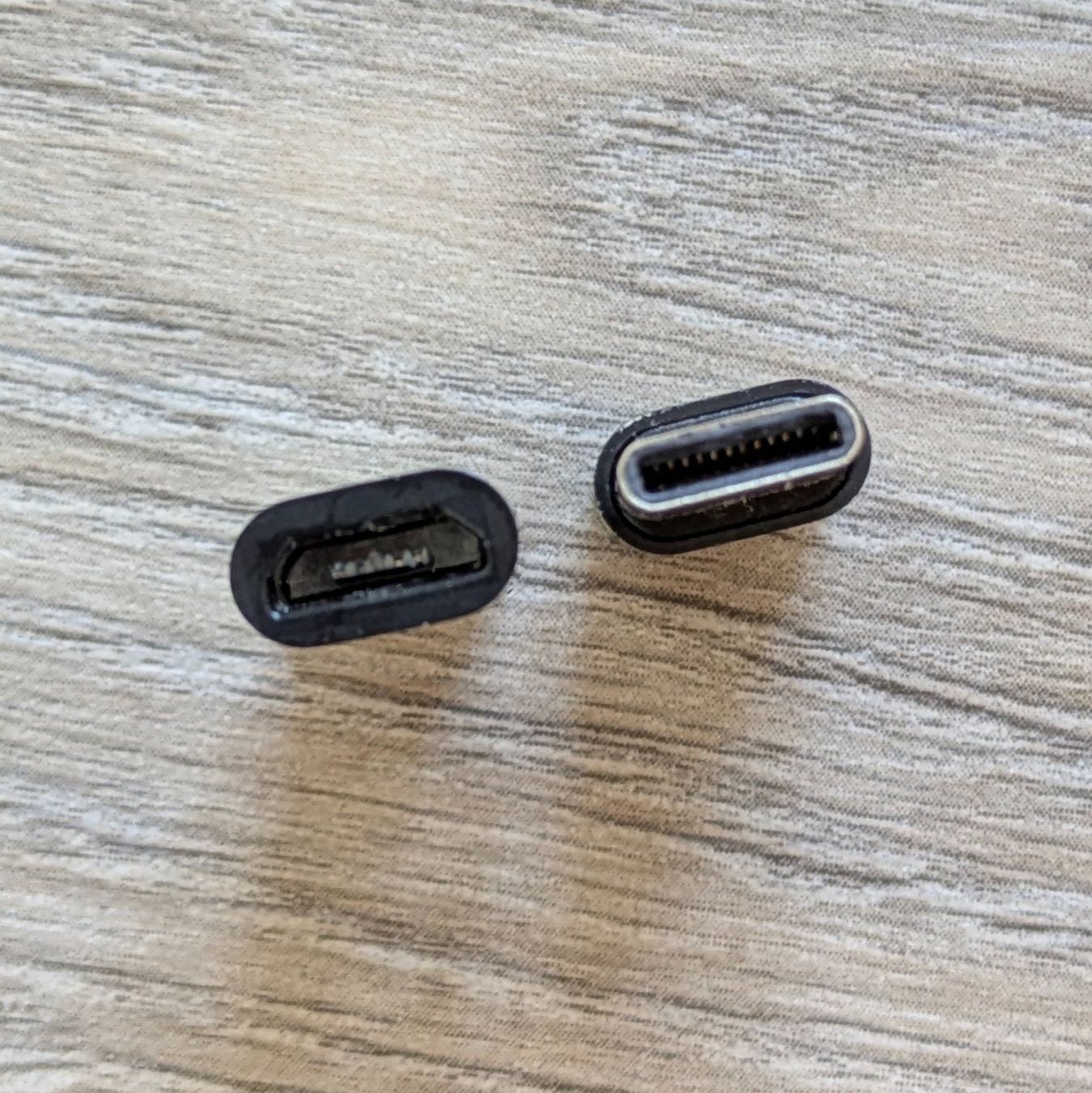 Unità & Adattatore: 2 adaptateurs Micro-USB -> USB-C – Nuovo (secondo la descrizione) da Orsieres venduto da IndianaJones50a 1