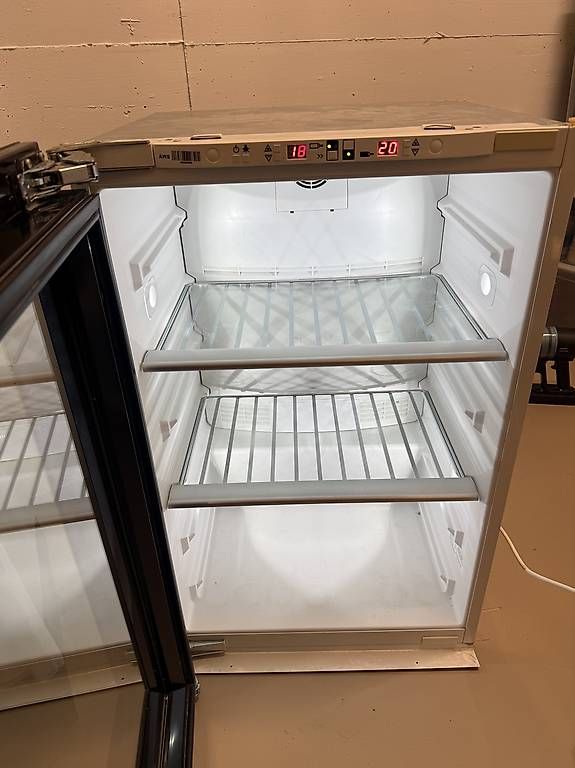 Frigoriferi: V-Zug Einbau Weinkühlschrank – Usato da Kloten venduto da nab_287m 2