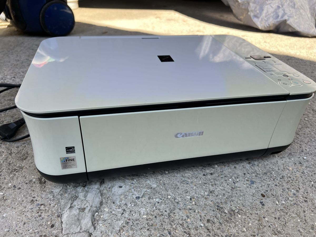 Canon Imprimantes: Canon Drucker und Scanner, Patronen-Drucker – D'occasion à Neerach par TanjaK94 2