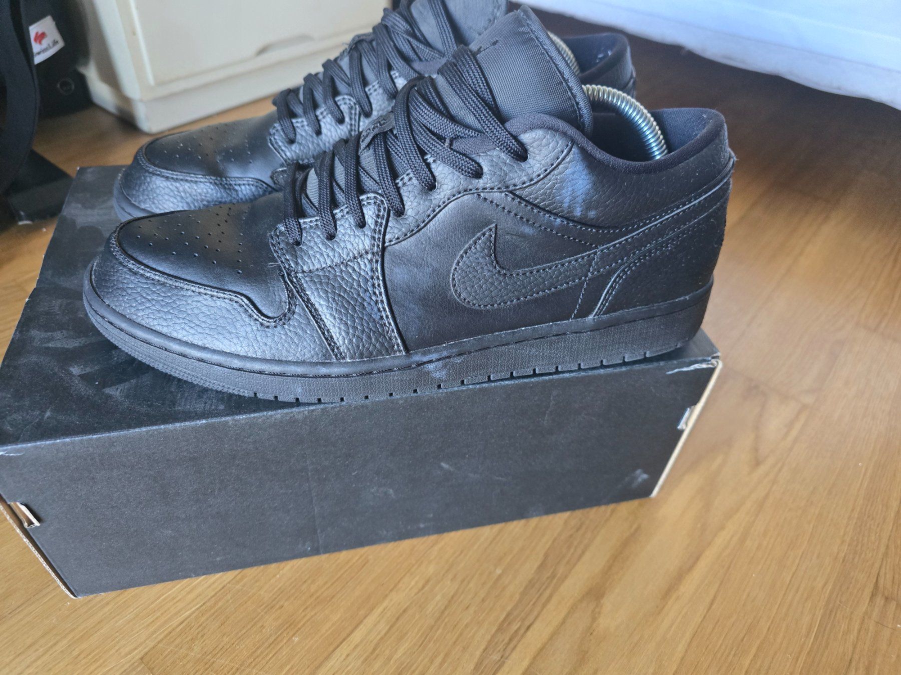 Nike Scarpe da uomo: Nike jordan low black edition 45.5 original – Usato da Cham venduto da GianniQ 2