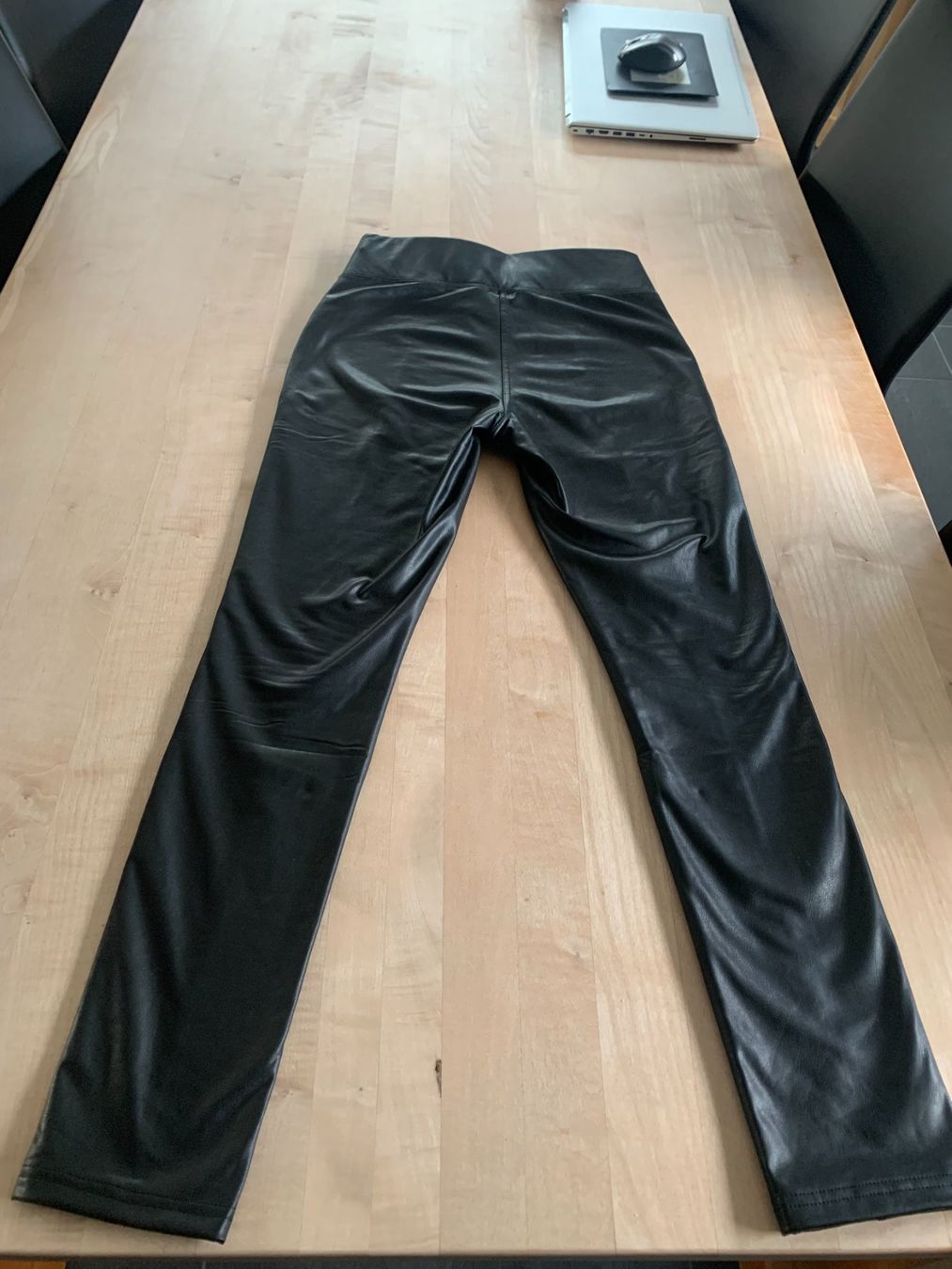 Lascana Hosen: Damen-Kunstlederhose schwarz Gr.36/38 – Neu (gemäss Beschreibung) aus Azmoos von Verwir64 1