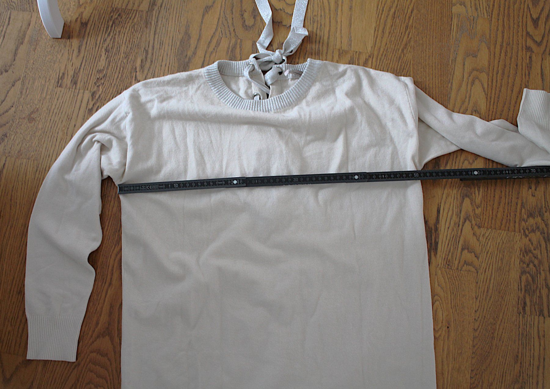 Maglioni & Felpe: Lässiger Pullover mit coolem Rückenteil / Masche / Glitzer – Nuovo (secondo la descrizione) da Hüttwilen venduto da pinti55 5