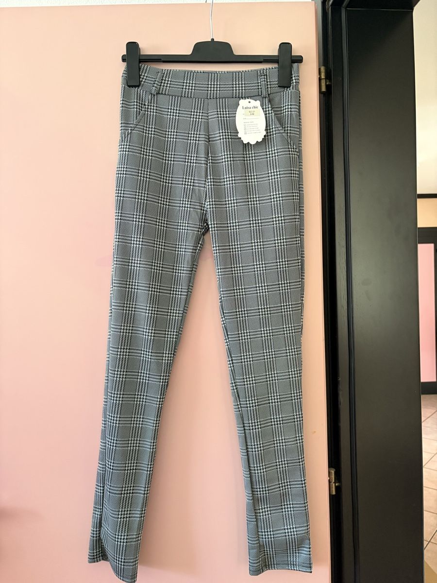 Pantaloni: Pantaloni a quadri grigi  – Nuovo (secondo la descrizione) da S. Antonino venduto da FedeKikka88