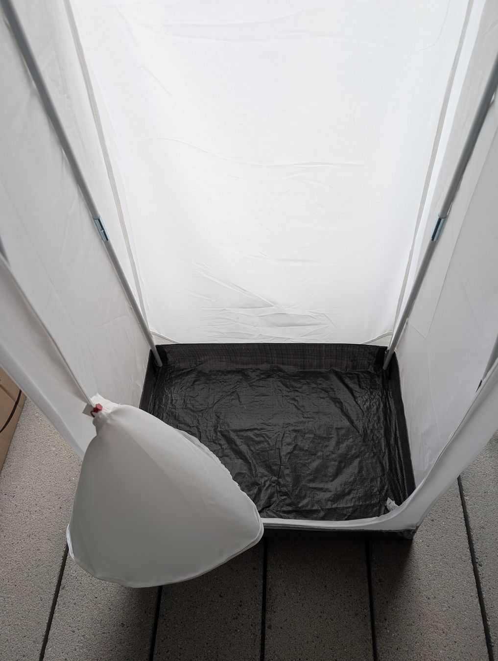 Ikea Schränke: IKEA VUKU schmaler Kleiderschrank – Gebraucht aus Zürich von dev_oyster 3