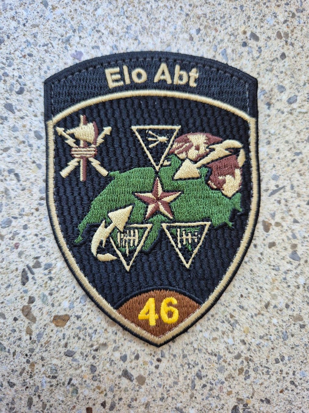 Schweizer Armee Placchette & Badge: *** Badge Elo Abt 46 mit klett *** – Nuovo e nell'imballaggio originale da Riedholz venduto da fr_sIruP