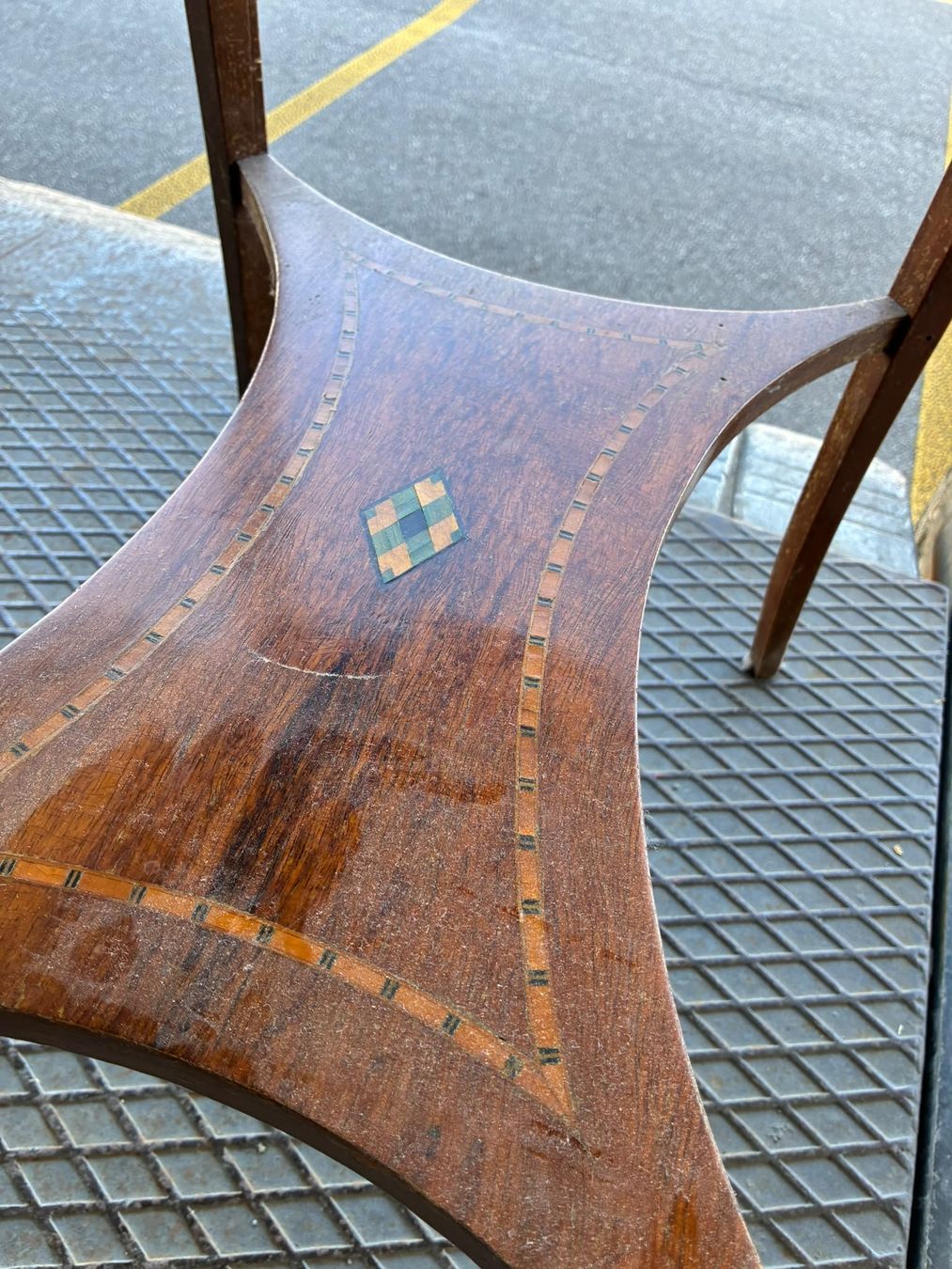 Tische: Ovaler Beistelltisch, Antik – Gebraucht aus Bern von Bed_and_Brocki 2