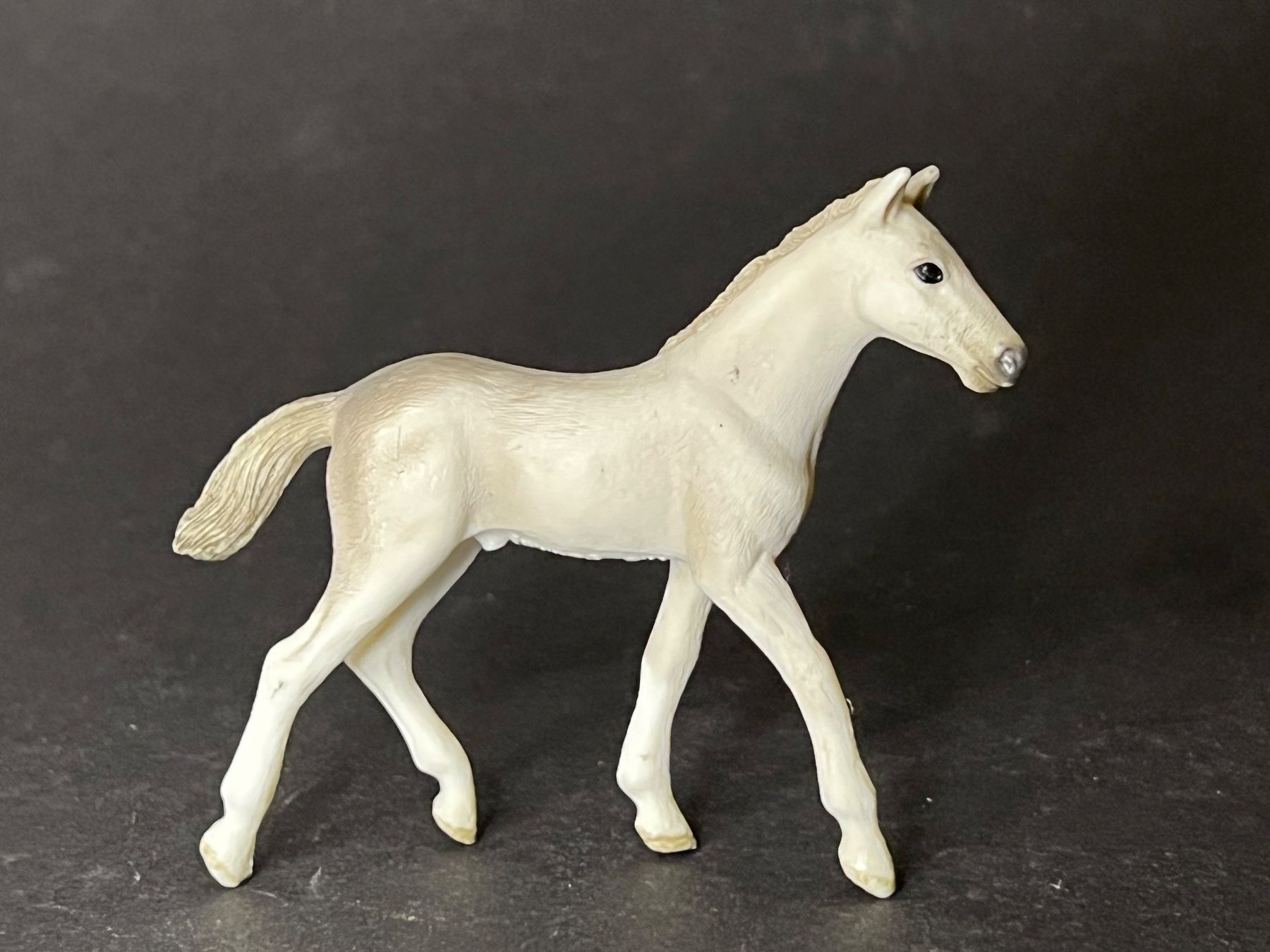 Schleich Statuette: Schleich 13860 Holsteiner Fohlen Pferde – Usato da Ennetbaden venduto da mapa05