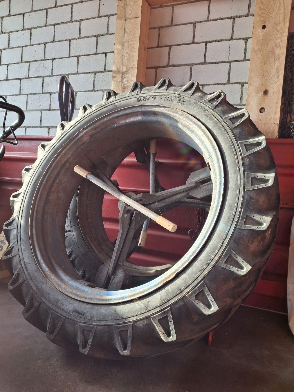 Massey Ferguson Trattori: Massey Ferguson 135 Doppelrad – Usato da Thun venduto da Sonnbre 2