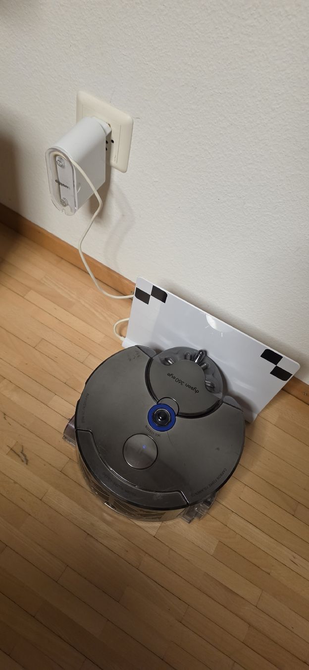 Dyson Aspirapolveri & Accessori: Saugroboter Dyson 360 eye mit Ladestation und Karton – Usato da Buchs AG venduto da Manu827 2