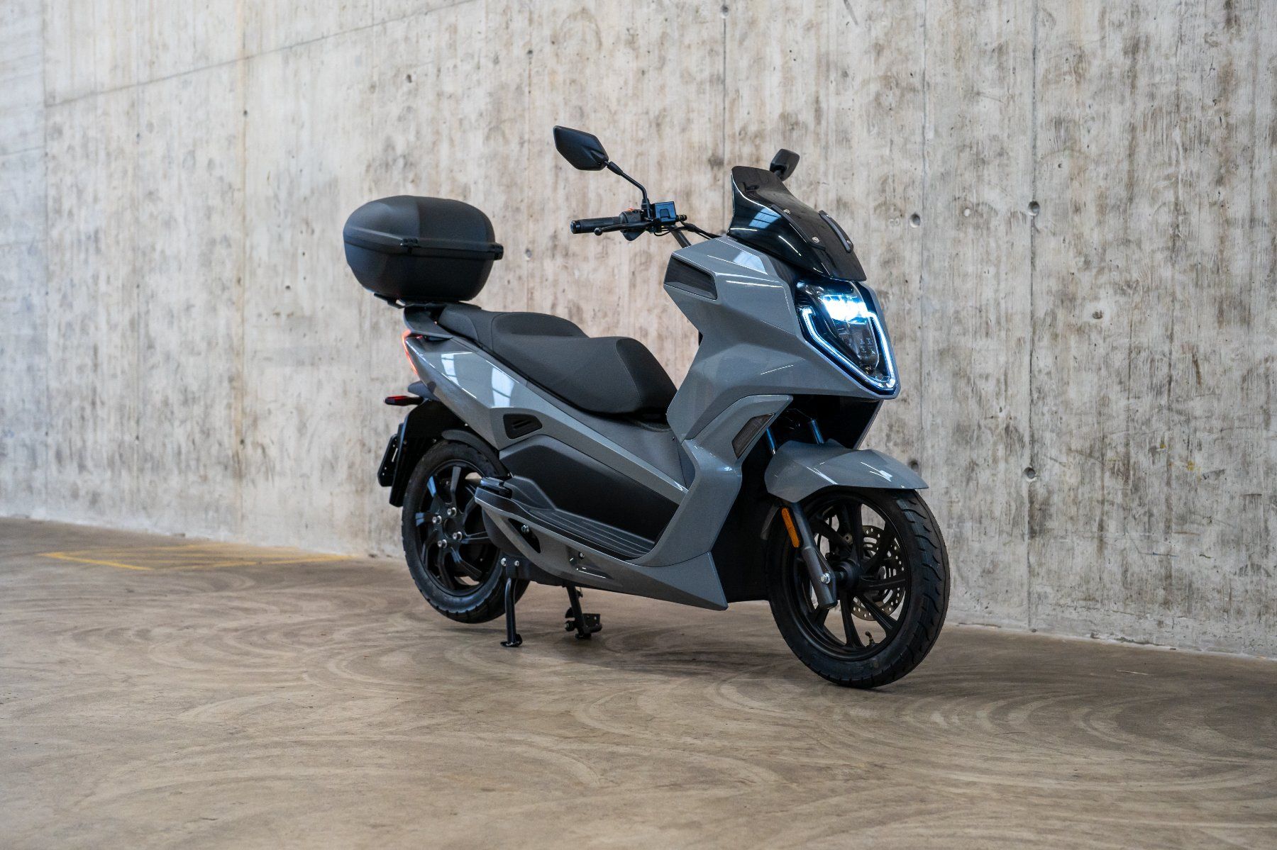 Scooter: AVERSUS Falcon E-Roller 90km/h – Nuovo (secondo la descrizione) da Oftringen venduto da AversusBikestore