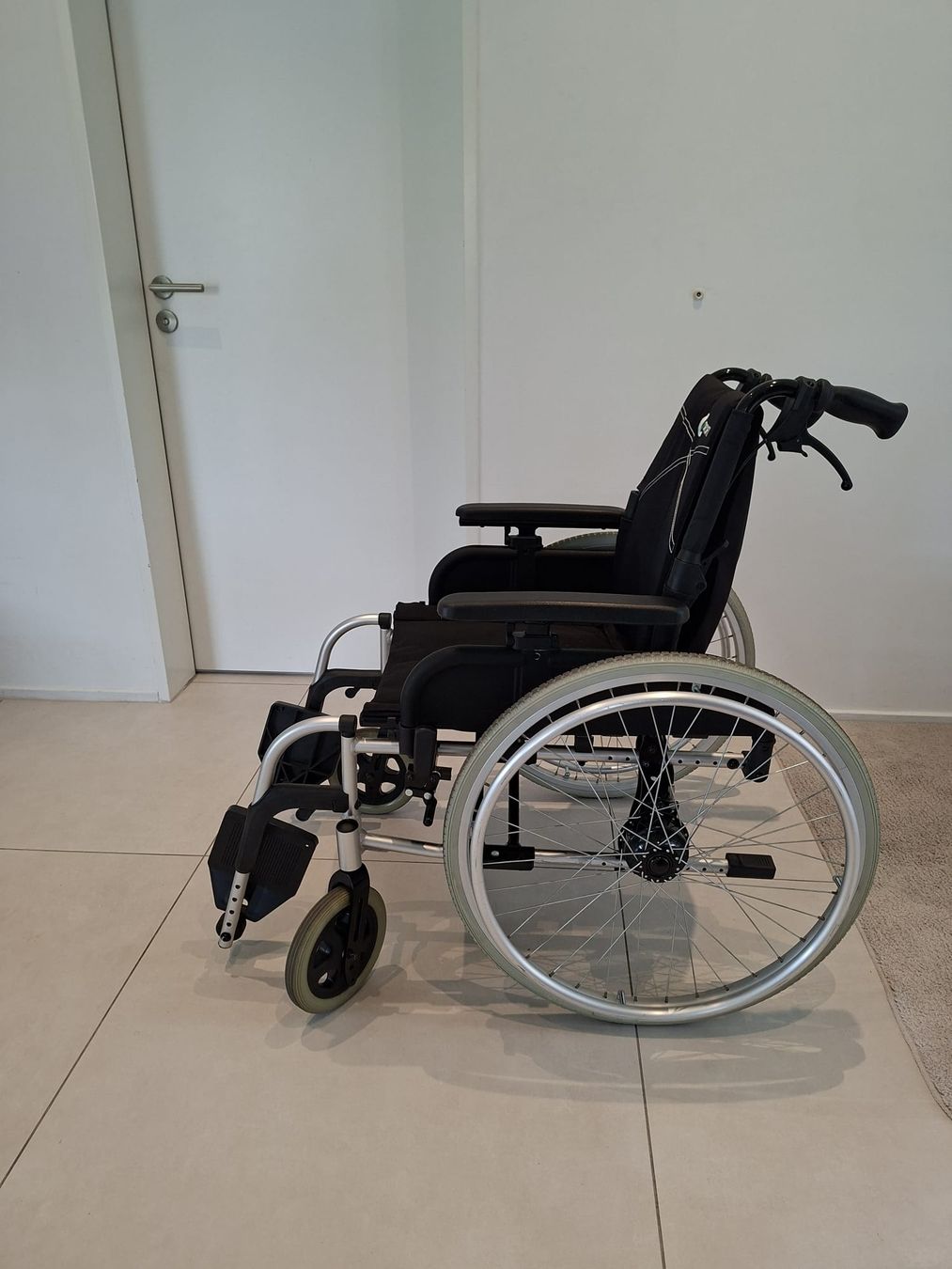 Rollstühle: Rollstuhl Comfort gebraucht leicht – Gebraucht aus Etziken von BestPriceMTG 1
