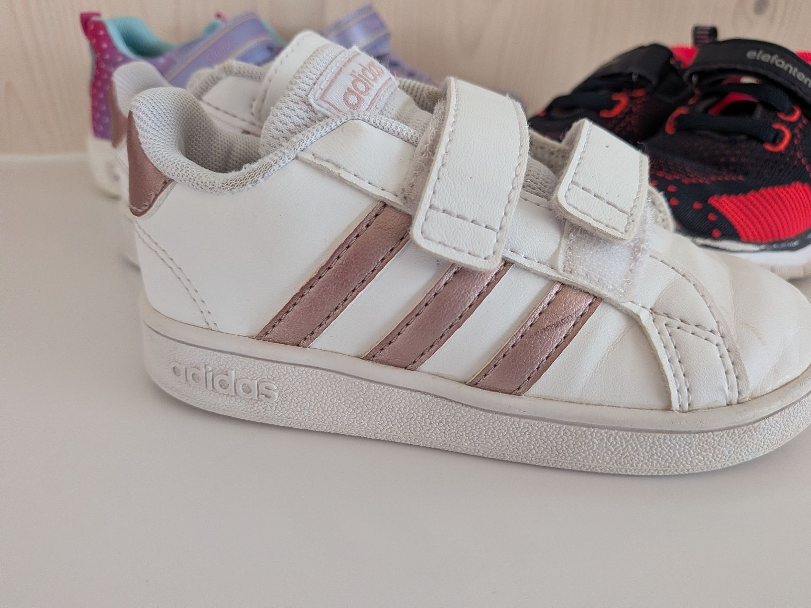 Adidas Scarpe per ragazze: Schuhset 24 – Usato da Unteriberg venduto da Minka99 1