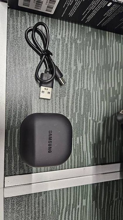 Samsung Kopfhörer: Samsung Buds schwarz – Gebraucht aus Courlevon von Thomkat14