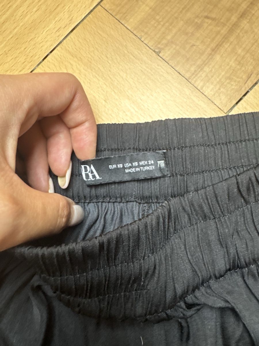 Zara Pantaloni: Zara weite Hose, schwarz  – Usato da Bern venduto da llina257 4