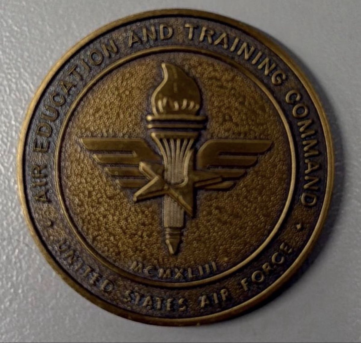 Medaillen: Military Coin – Air Education and Training Command – Gebraucht aus Pregassona von Sangiovese100 1