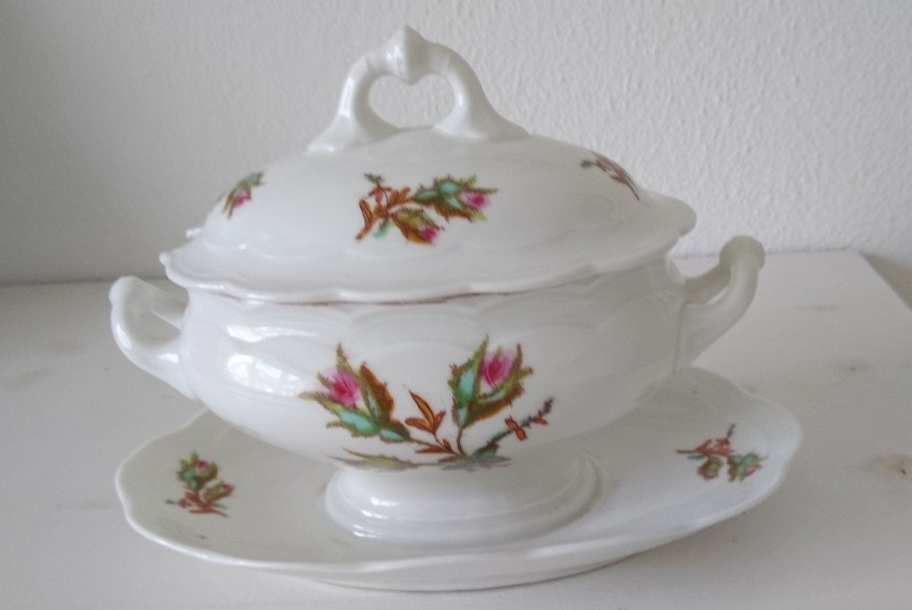 Ciotole: Saucière mit Rosenmotiv – Usato da Schüpfen venduto da ardiphne 4