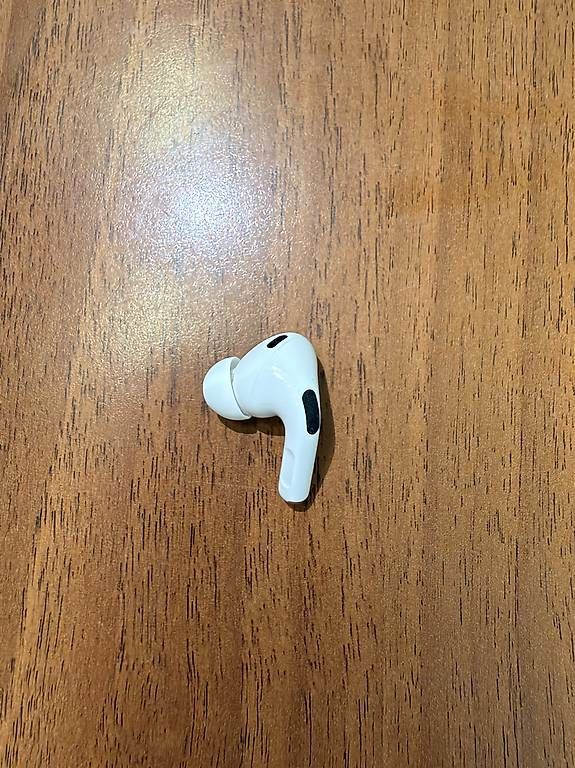 Cuffie: Airpods Pro 2. Gen Links – Usato da Basel venduto da retro-spective