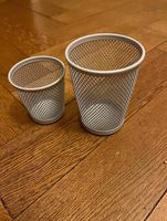 Petite corbeille pour crayons sur bureaux 