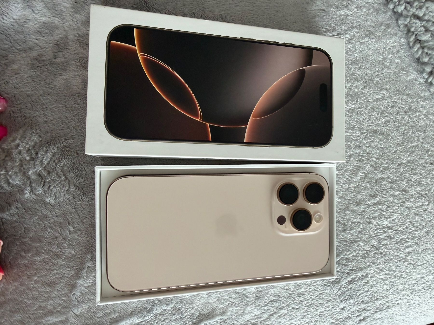 Apple Telefoni cellulari / Smartphones: iPhone 16 Pro 128 Go – État impeccable – Usato da Delémont venduto da Elodie90