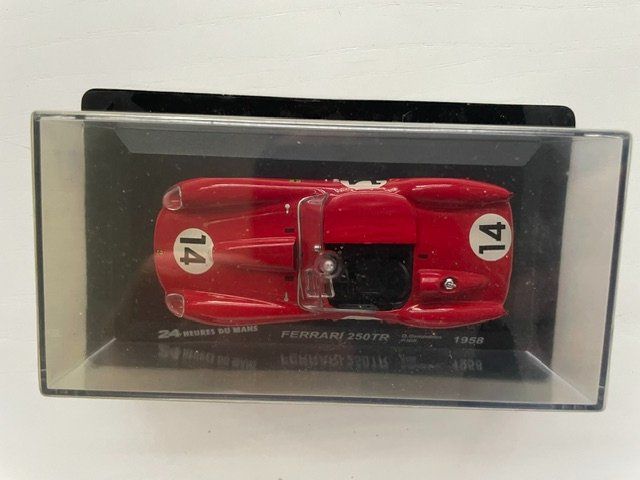Ferrari Voitures modèles: Ferrari 250 TR , 1/43 – Neuf avec emballage d'origine à Ursy par DK8 1