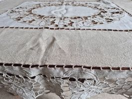 Vintage Tischdecke, beige Leinen mit edler Stickerei