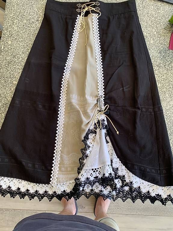 Camicette: Zweiteilige Tracht – Usato da Oberweningen venduto da spielmike 1