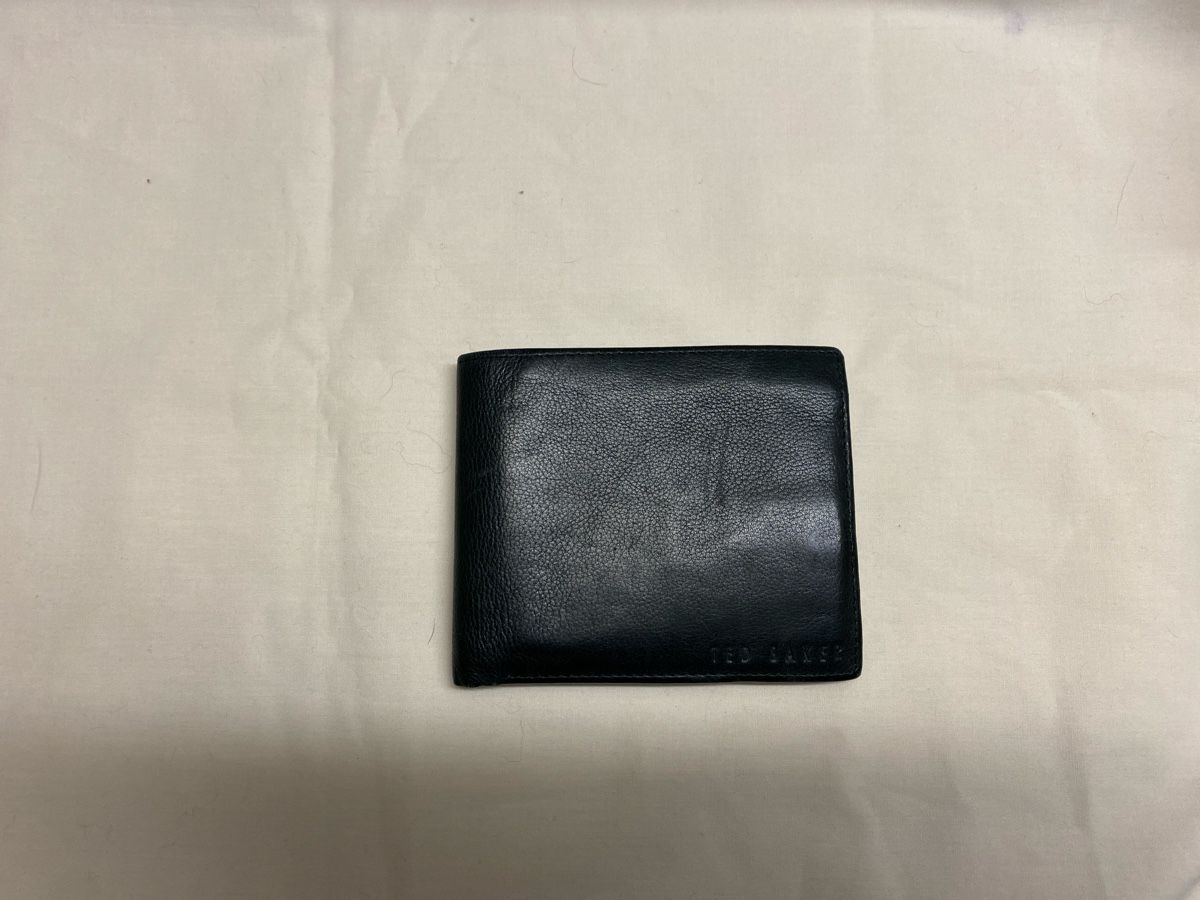 Ted Baker Brieftaschen: 41) Black Leather Ted Baker Men's Wallet – Gebraucht aus Buttikon SZ von Maxwelltime